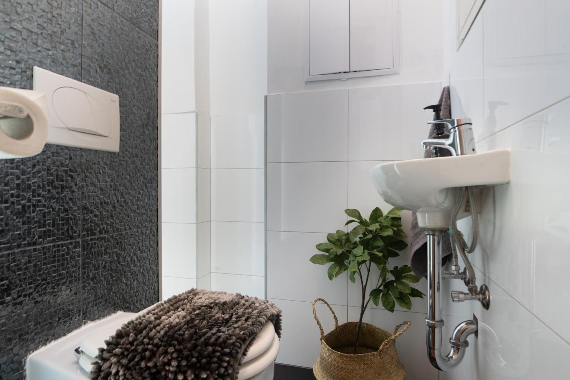 Chic Central 1Br Retreat Near New York Cafe With View Будапеща Екстериор снимка