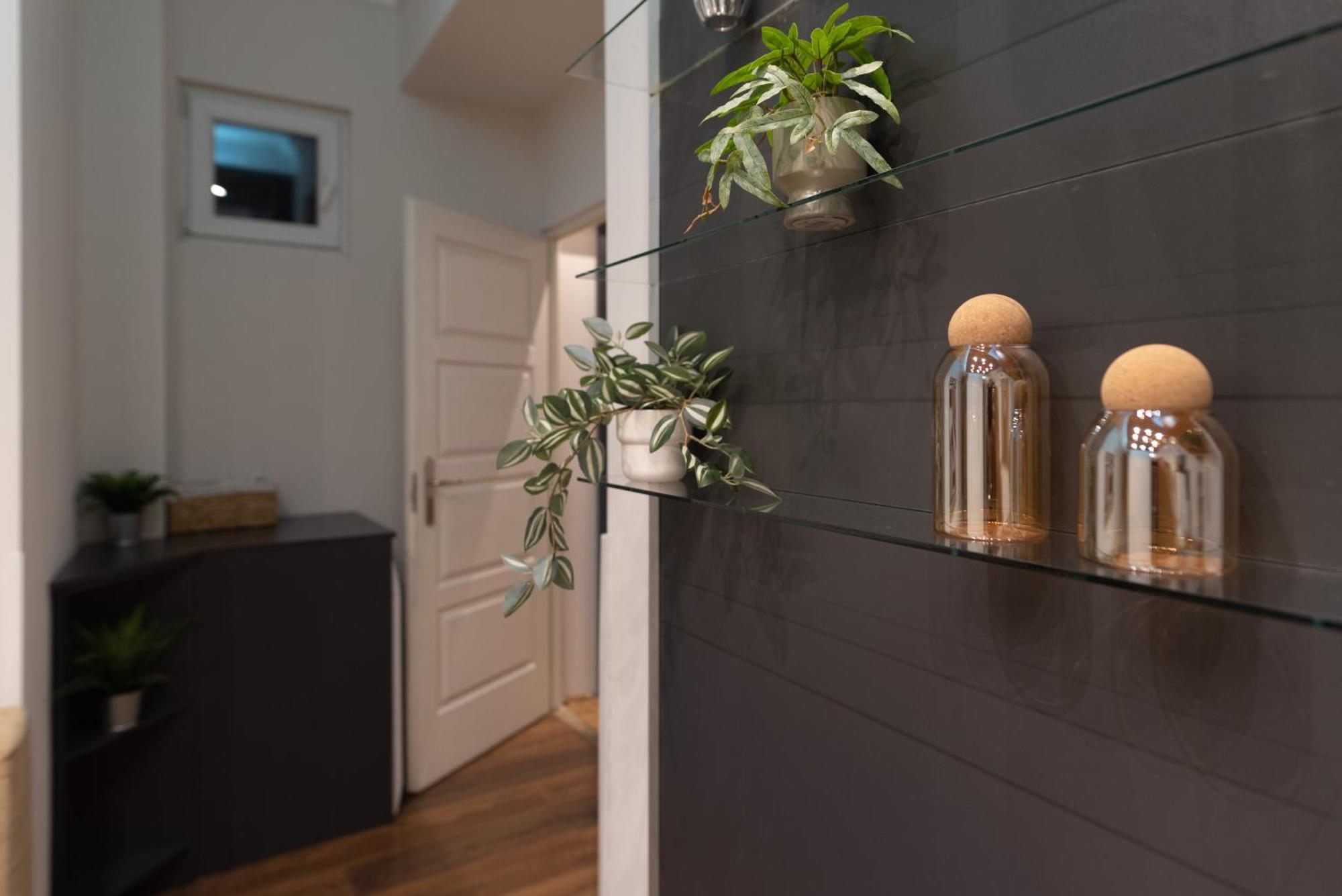 Chic Central 1Br Retreat Near New York Cafe With View Будапеща Екстериор снимка